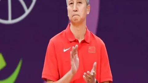 青奥会精彩瞬间：莎头默契配合遭现场争议判罚反转